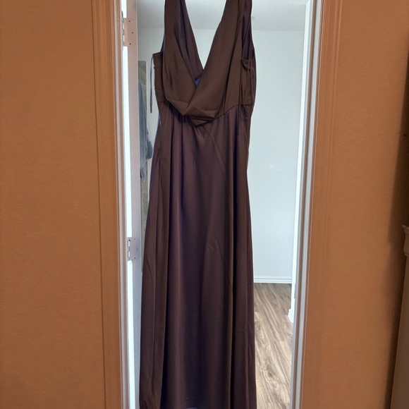 Plunge cowl back maxi dress - Picture 3 of 5